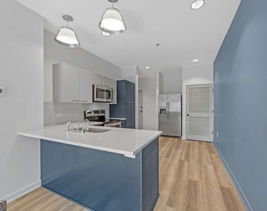 512 Flat Shoals Avenue Se - Photo Thumbnail 2