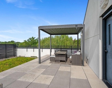 512 Flat Shoals Avenue Se - Photo Thumbnail 15