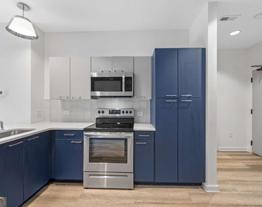 512 Flat Shoals Avenue Se - Photo Thumbnail 3