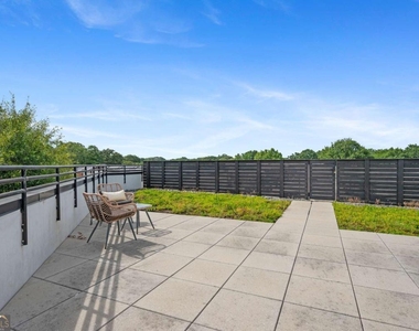 512 Flat Shoals Avenue Se - Photo Thumbnail 17