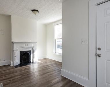 404 Paines Avenue Nw - Photo Thumbnail 3