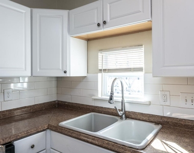 404 Paines Avenue Nw - Photo Thumbnail 6