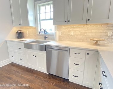 512 5th Avenue - Photo Thumbnail 9