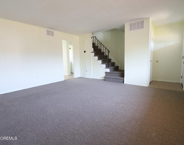 814 Laurel Street - Photo Thumbnail 3