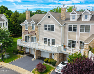 302 Villa Drive - Photo Thumbnail 2