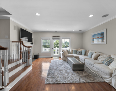 302 Villa Drive - Photo Thumbnail 14
