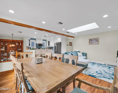 15 Seville Drive - Photo Thumbnail 11