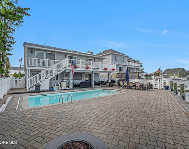 15 Seville Drive - Photo Thumbnail 4