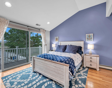 15 Seville Drive - Photo Thumbnail 28