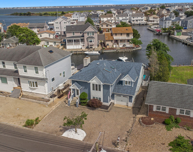 15 Seville Drive - Photo Thumbnail 42