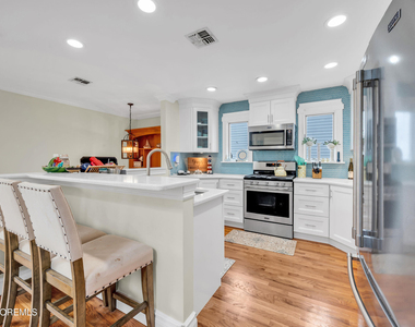 15 Seville Drive - Photo Thumbnail 17