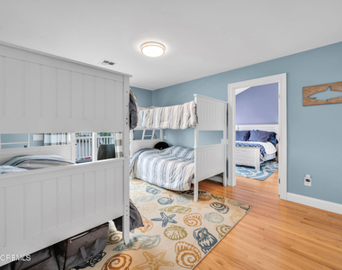 15 Seville Drive - Photo Thumbnail 26