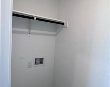 3927 Ontario Way - Photo Thumbnail 18