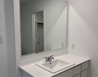 3927 Ontario Way - Photo Thumbnail 12