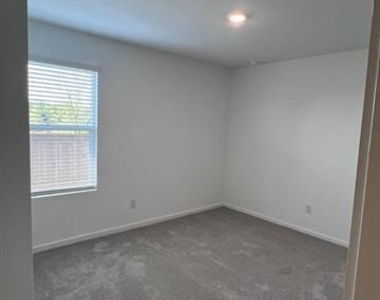 3927 Ontario Way - Photo Thumbnail 15