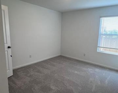 3927 Ontario Way - Photo Thumbnail 14