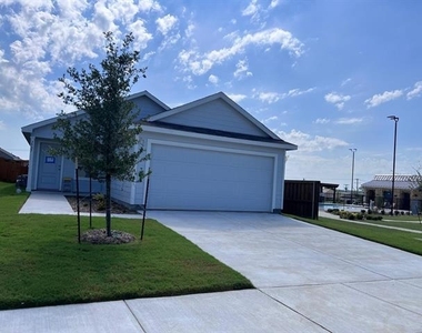 3927 Ontario Way - Photo Thumbnail 2