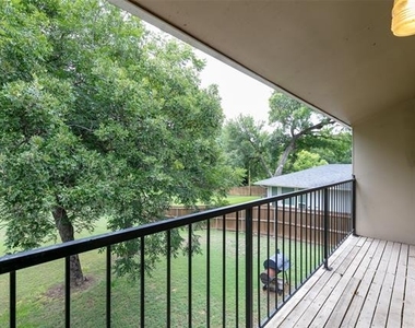 1140 Tyra Lane - Photo Thumbnail 18
