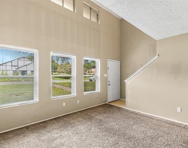 1140 Tyra Lane - Photo Thumbnail 3