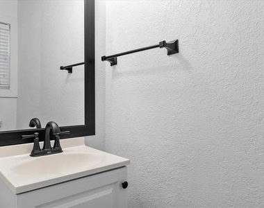 5505 Live Oak Street - Photo Thumbnail 9