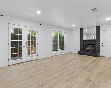 5505 Live Oak Street - Photo Thumbnail 2