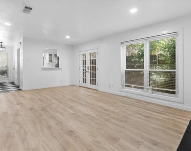5505 Live Oak Street - Photo Thumbnail 3