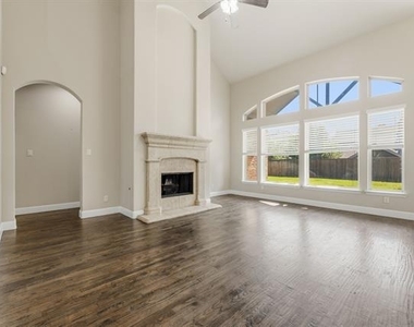 4405 Jubilee Drive - Photo Thumbnail 8