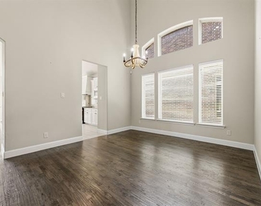 4405 Jubilee Drive - Photo Thumbnail 3