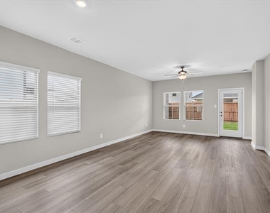 3048 Belton Drive - Photo Thumbnail 15