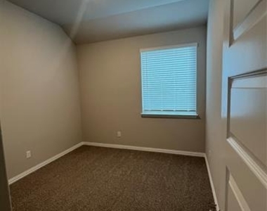 1107 Mesa Street - Photo Thumbnail 11
