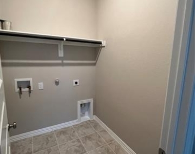 1107 Mesa Street - Photo Thumbnail 9