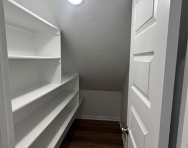 1107 Mesa Street - Photo Thumbnail 4