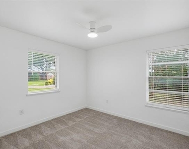 12607 Gaslite Circle - Photo Thumbnail 23