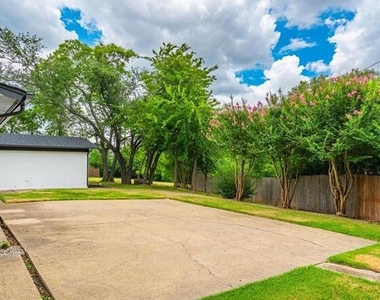 12607 Gaslite Circle - Photo Thumbnail 29