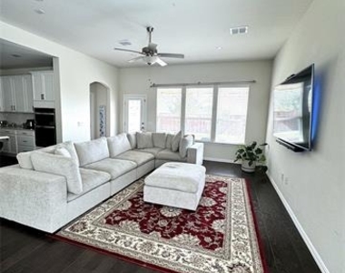2509 Temple Drive - Photo Thumbnail 12