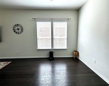 2509 Temple Drive - Photo Thumbnail 10