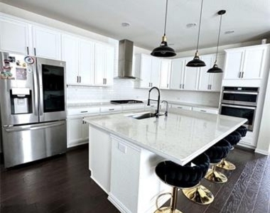 2509 Temple Drive - Photo Thumbnail 3