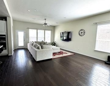 2509 Temple Drive - Photo Thumbnail 11