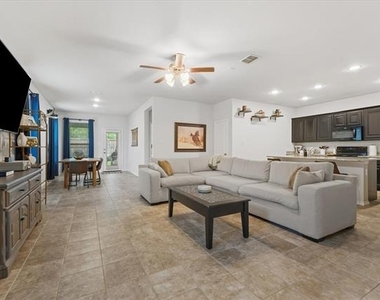 585 Concho Street - Photo Thumbnail 5
