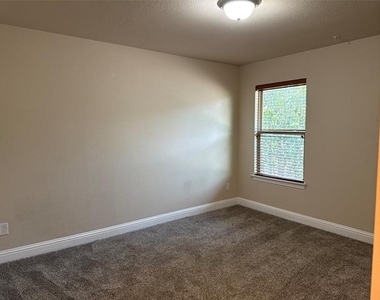 2610 Jackson Drive - Photo Thumbnail 13