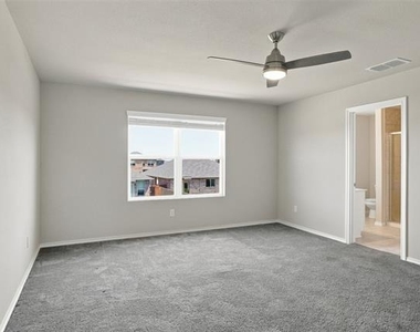 944 Ravenwood Lane - Photo Thumbnail 24