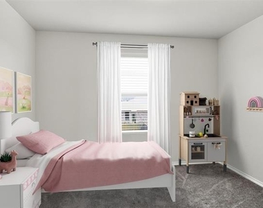 944 Ravenwood Lane - Photo Thumbnail 32