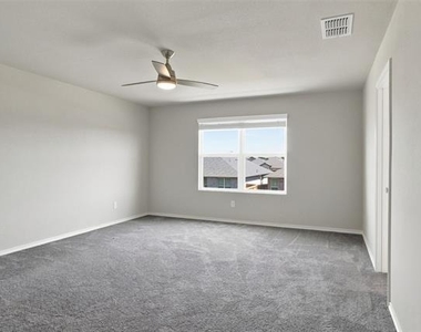 944 Ravenwood Lane - Photo Thumbnail 21