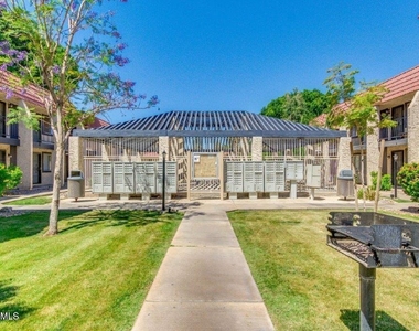 700 W University Drive - Photo Thumbnail 17