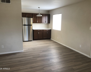 700 W University Drive - Photo Thumbnail 1