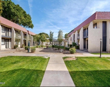 700 W University Drive - Photo Thumbnail 21