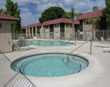 700 W University Drive - Photo Thumbnail 16