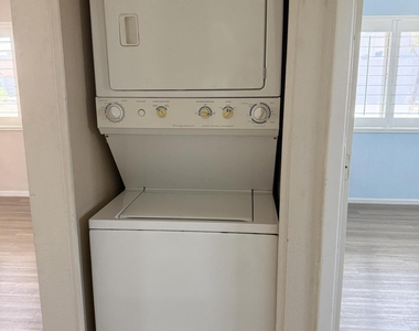 700 W University Drive - Photo Thumbnail 11
