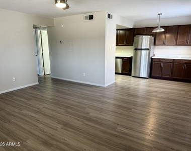 700 W University Drive - Photo Thumbnail 2