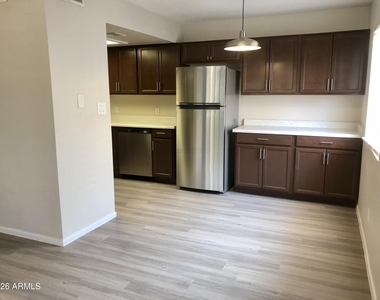 700 W University Drive - Photo Thumbnail 6